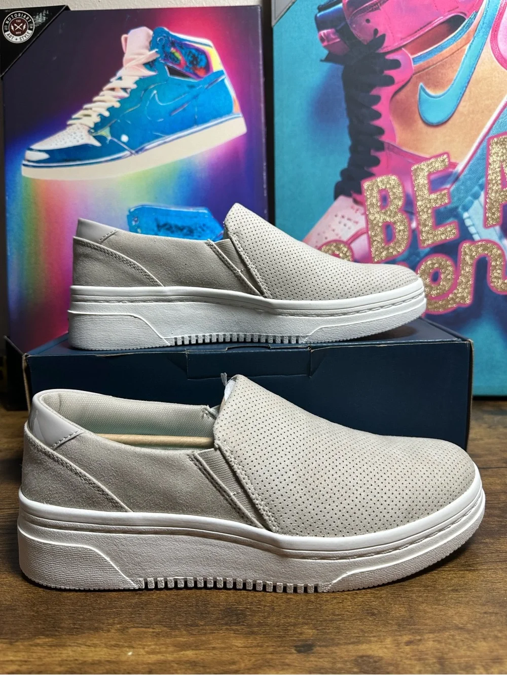 Dr. Scholl's Women's Madison Cloud Sneaker color Oyster Fabric size 10 W
